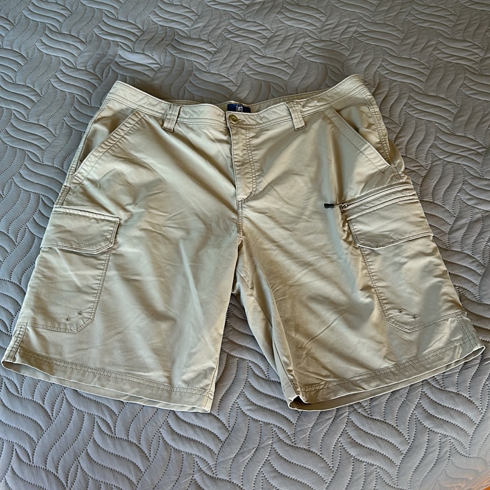 EUC - 🌞 George Tan Cargo Shorts Relaxed Fit Cotton Blend